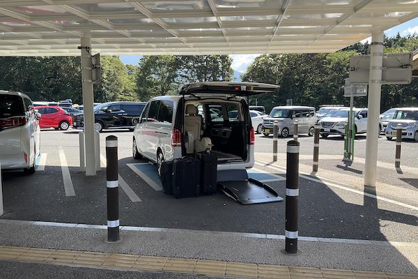 足利SA東行駐車場 Priority Parking in Ashigara Service Area Eastbound